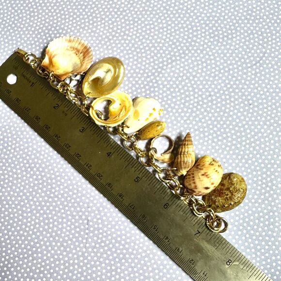 Vintage genuine shell charm bracelet - Picture 8 of 8